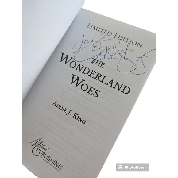 The Wonderland Woes Addie J King Paperback Signed Musa Publishing Allie Rabbit - Picture 3 of 5
